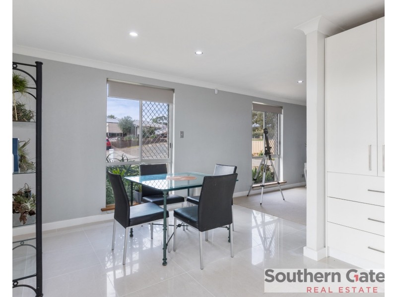 42 Woodley Way, Parmelia WA 6167