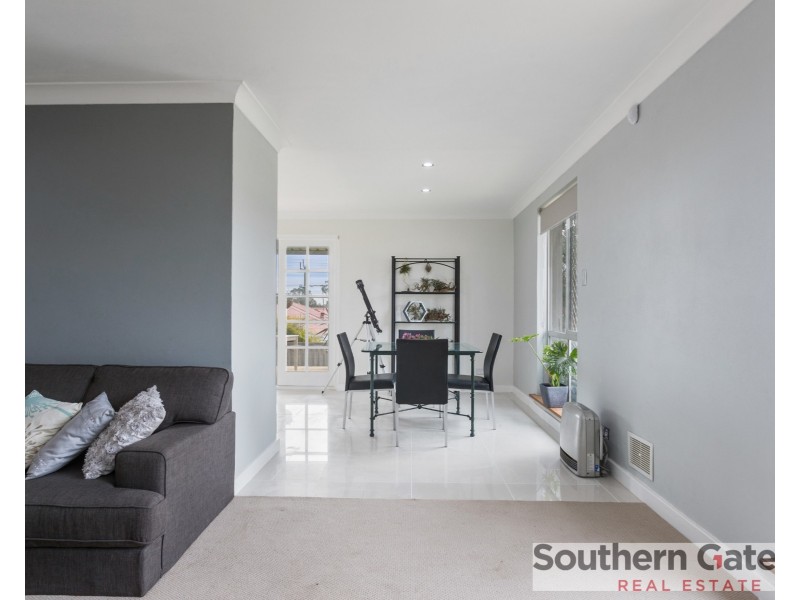 42 Woodley Way, Parmelia WA 6167