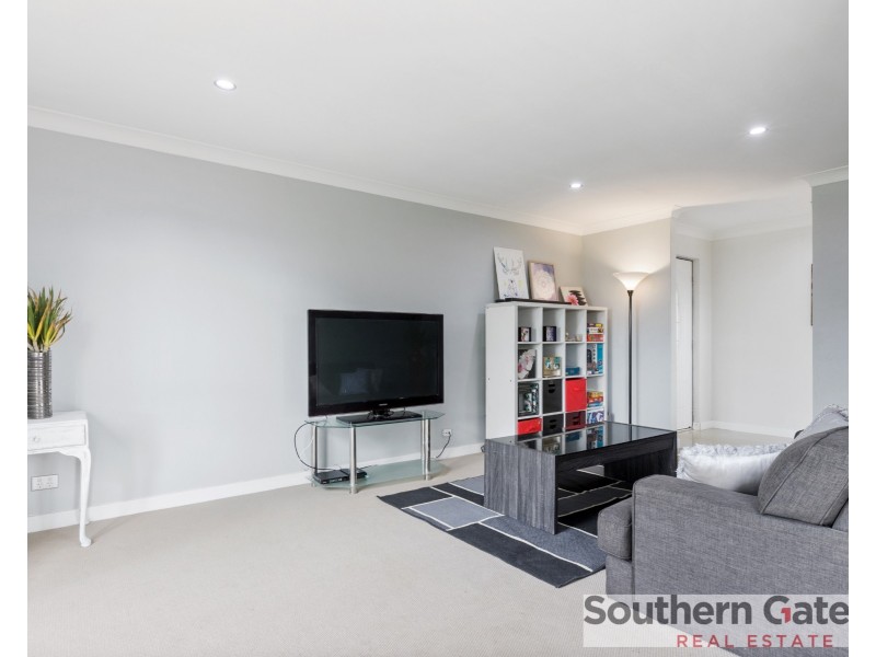 42 Woodley Way, Parmelia WA 6167