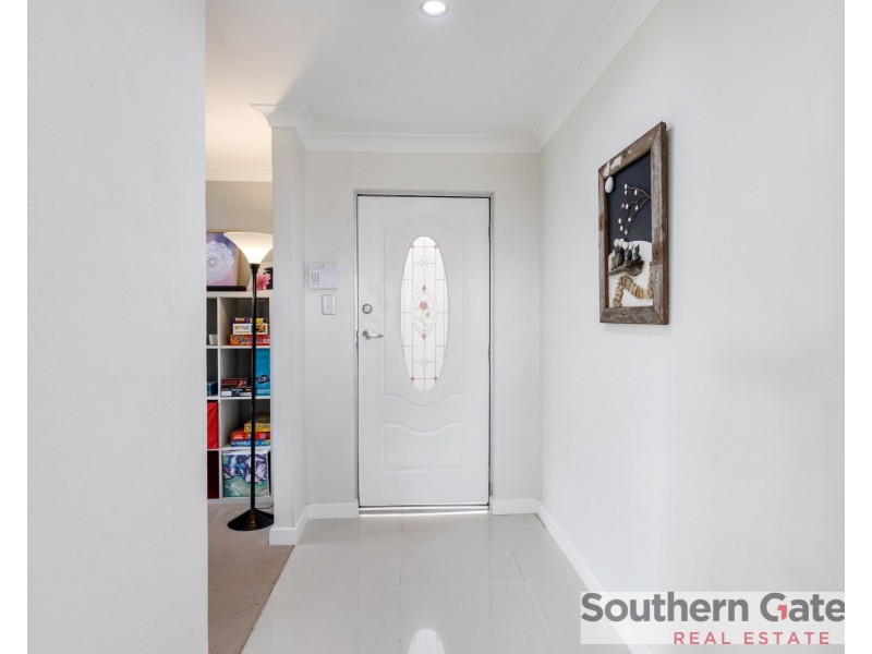 42 Woodley Way, Parmelia WA 6167