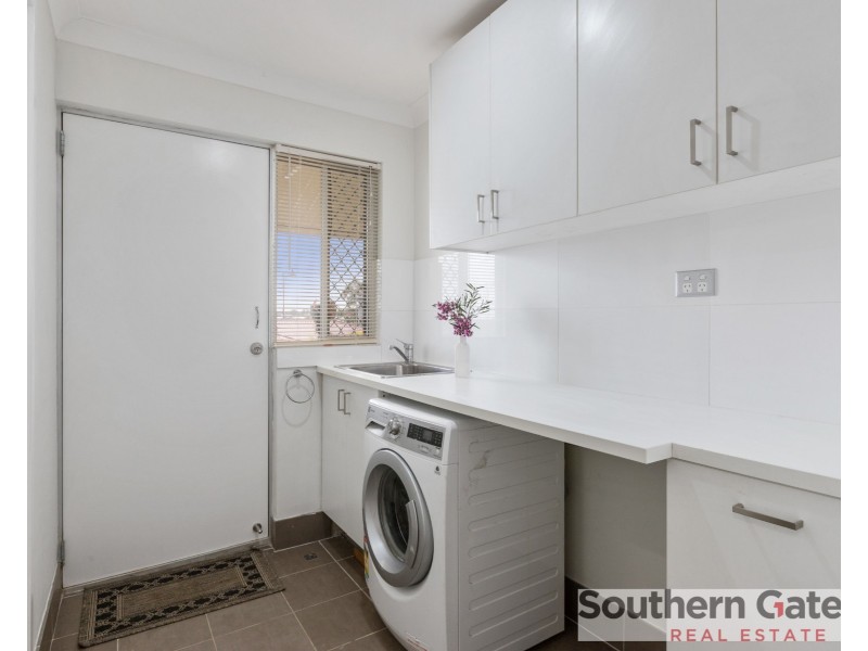 42 Woodley Way, Parmelia WA 6167
