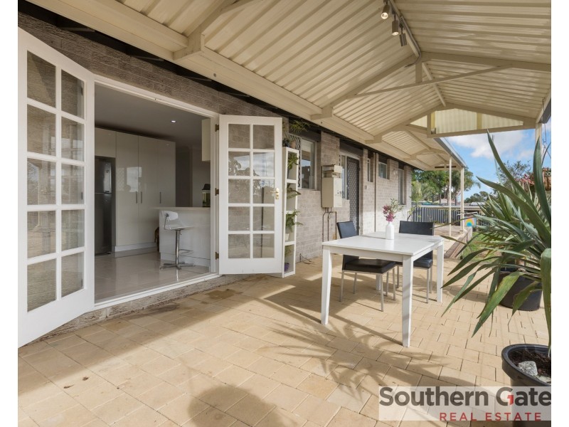42 Woodley Way, Parmelia WA 6167