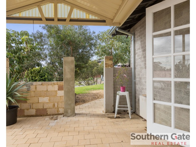 42 Woodley Way, Parmelia WA 6167
