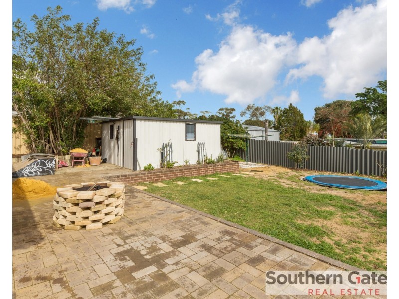 42 Woodley Way, Parmelia WA 6167