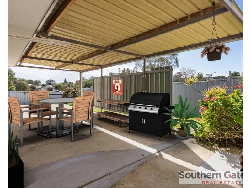 7 Brignell Gardens, Parmelia WA 6167