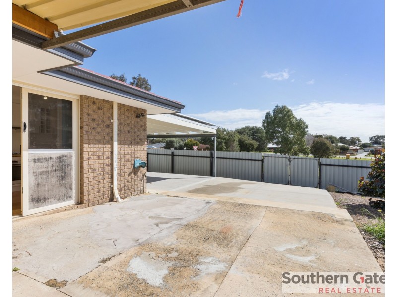 7 Brignell Gardens, Parmelia WA 6167