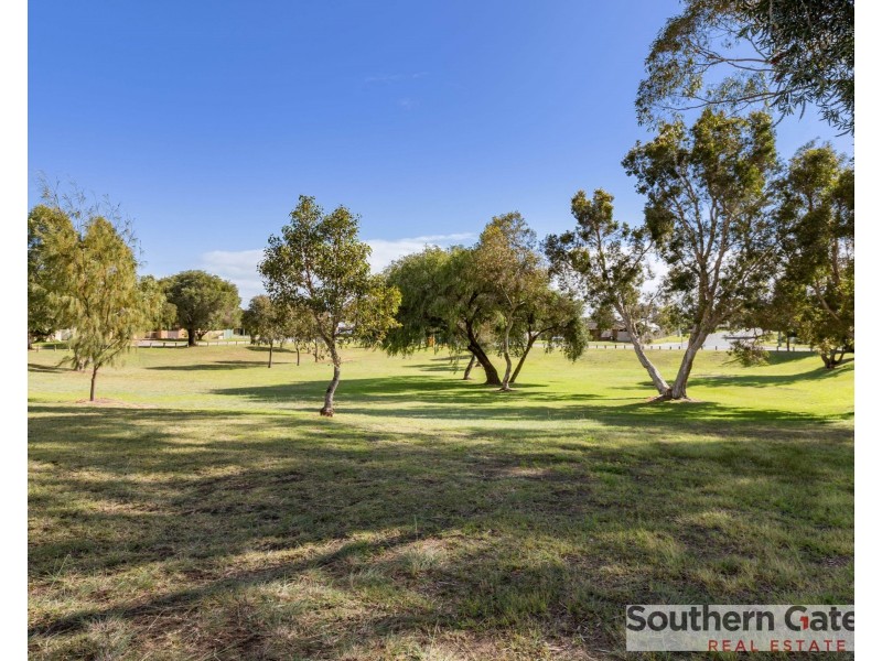 7 Brignell Gardens, Parmelia WA 6167