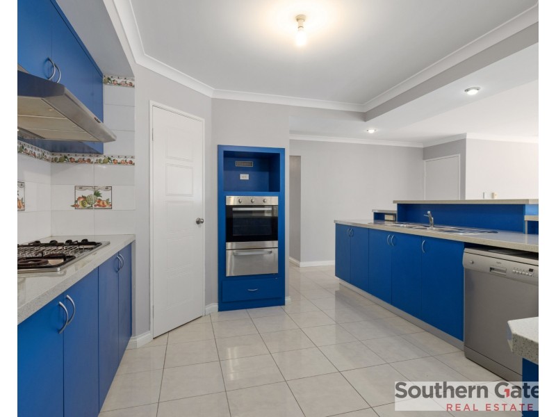 15 Munday Way, Medina WA 6167