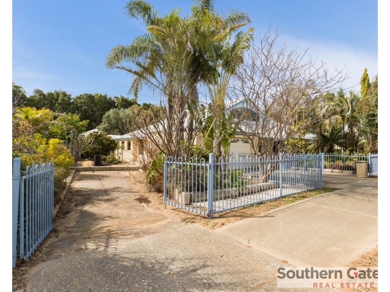 15 Munday Way, Medina WA 6167