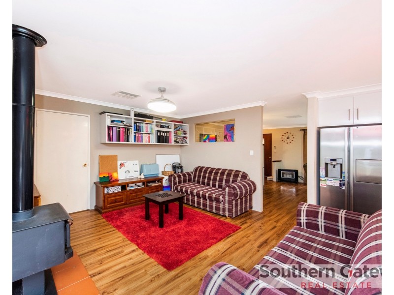 8 Malarkey Road, Byford WA 6122