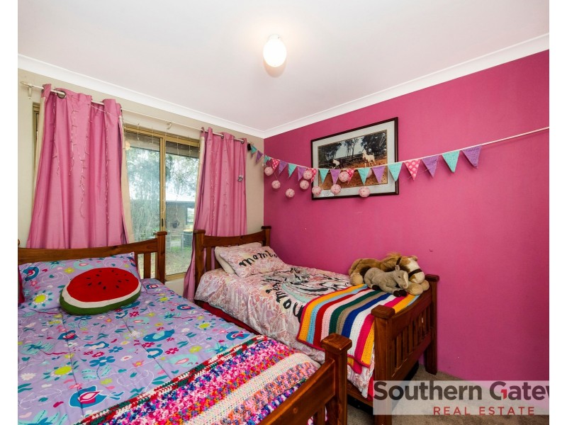 8 Malarkey Road, Byford WA 6122