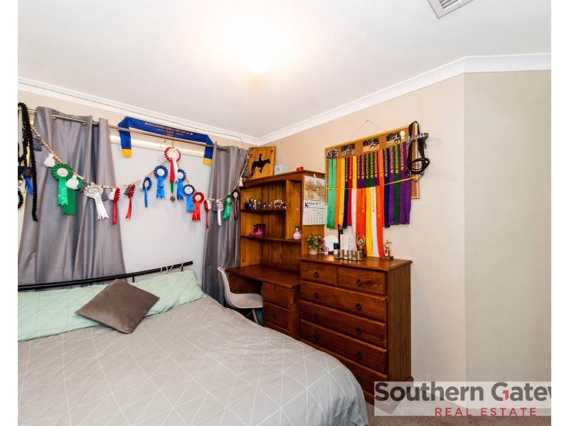 8 Malarkey Road, Byford WA 6122