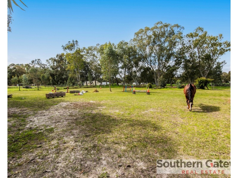 8 Malarkey Road, Byford WA 6122