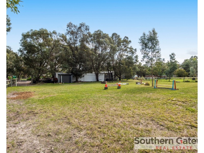 8 Malarkey Road, Byford WA 6122