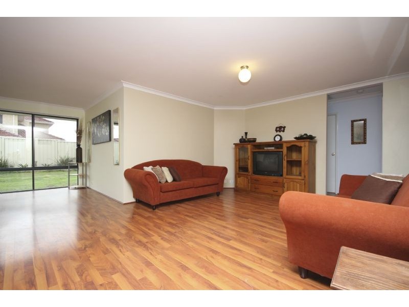 26 Carnegie Parade, Success WA 6164