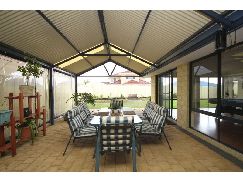 26 Carnegie Parade, Success WA 6164