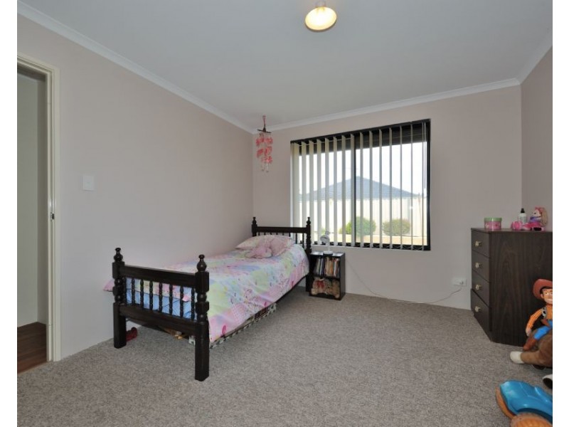 10 Oliver Vista, Bertram WA 6167
