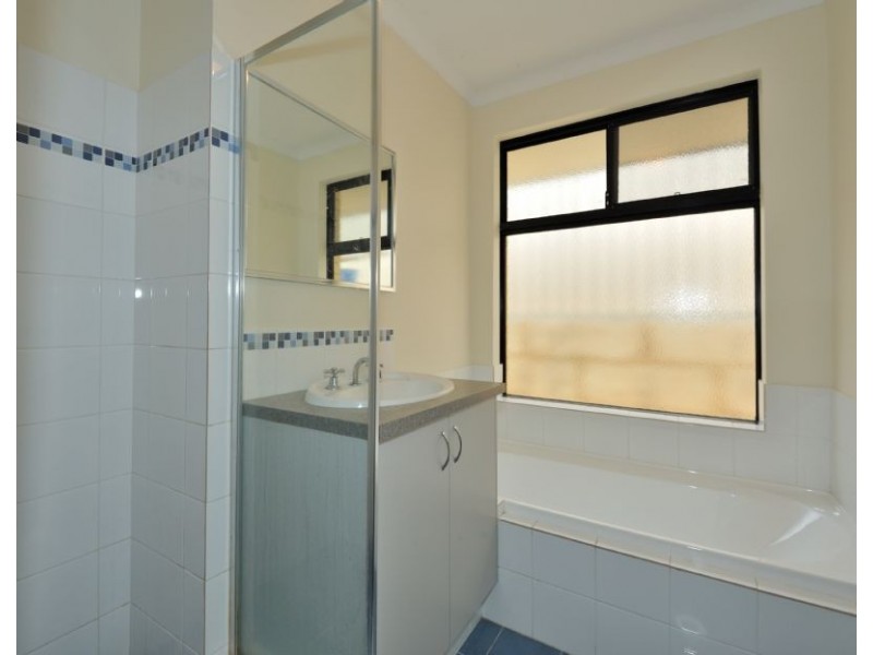 10 Oliver Vista, Bertram WA 6167