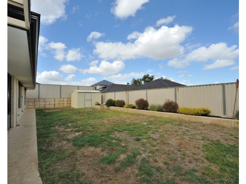10 Oliver Vista, Bertram WA 6167