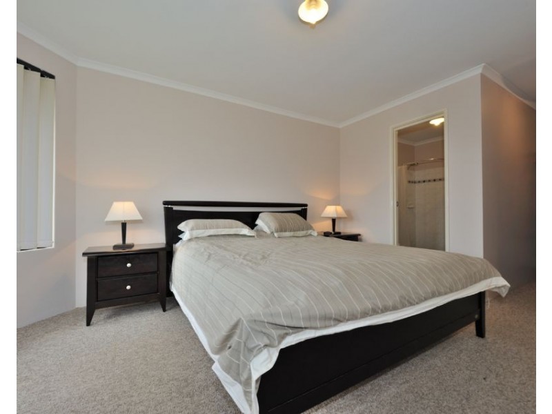 10 Oliver Vista, Bertram WA 6167