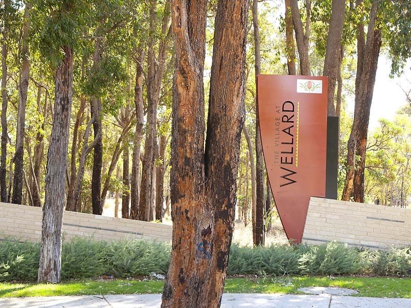 6 Addlestone Brace, Wellard WA 6170