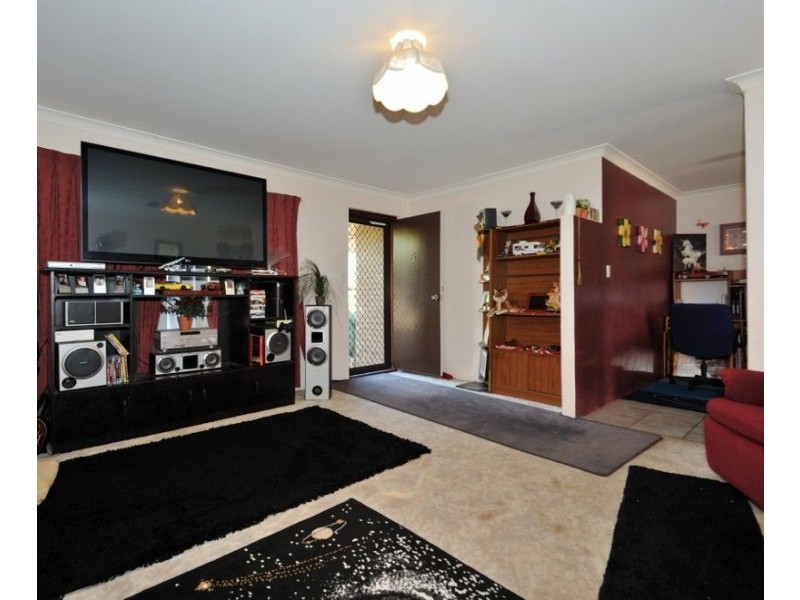 5 Eliot Close, Parmelia WA 6167