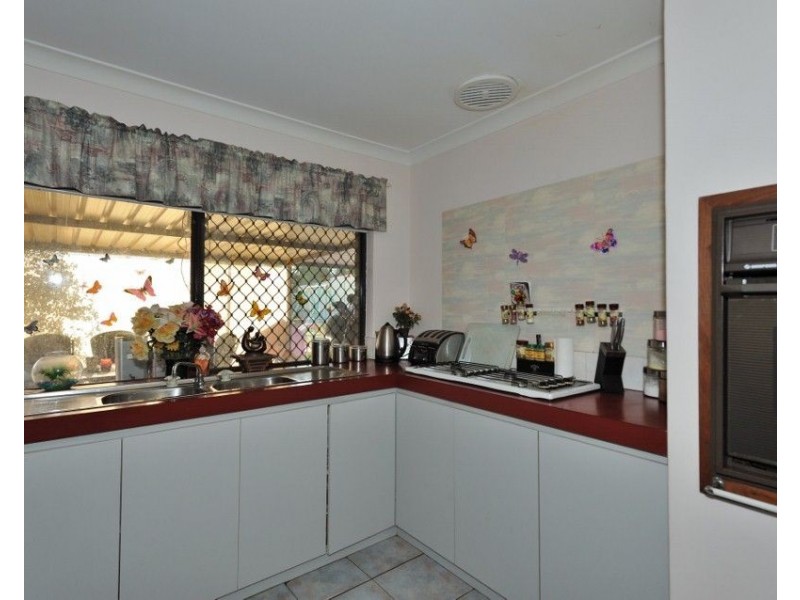 5 Eliot Close, Parmelia WA 6167