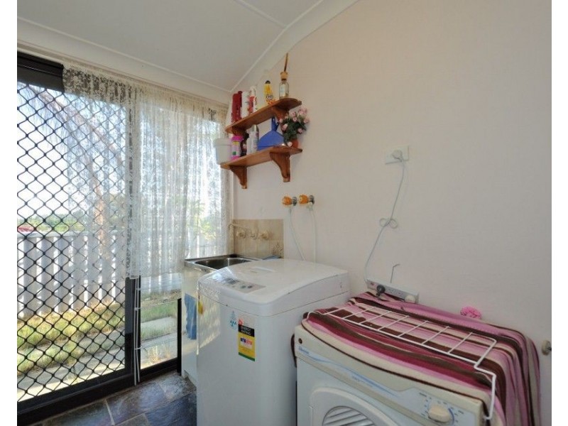 5 Eliot Close, Parmelia WA 6167