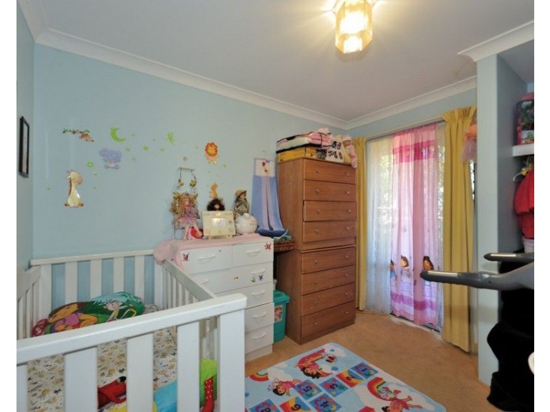 5 Eliot Close, Parmelia WA 6167