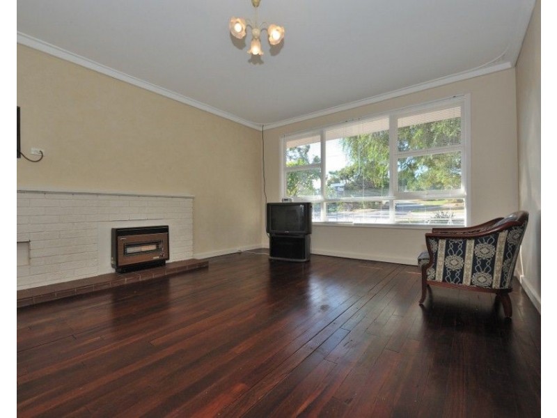 60 Christmas Avenue, Orelia WA 6167