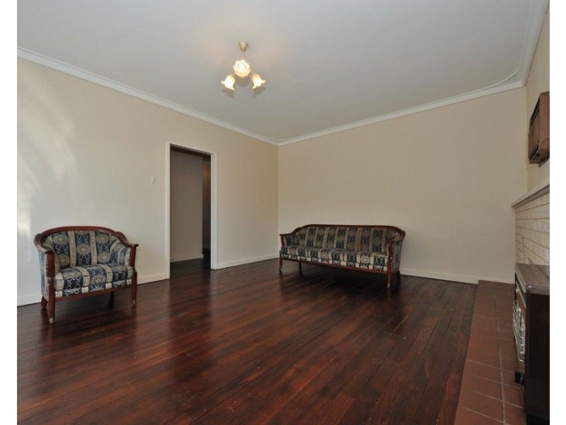 60 Christmas Avenue, Orelia WA 6167