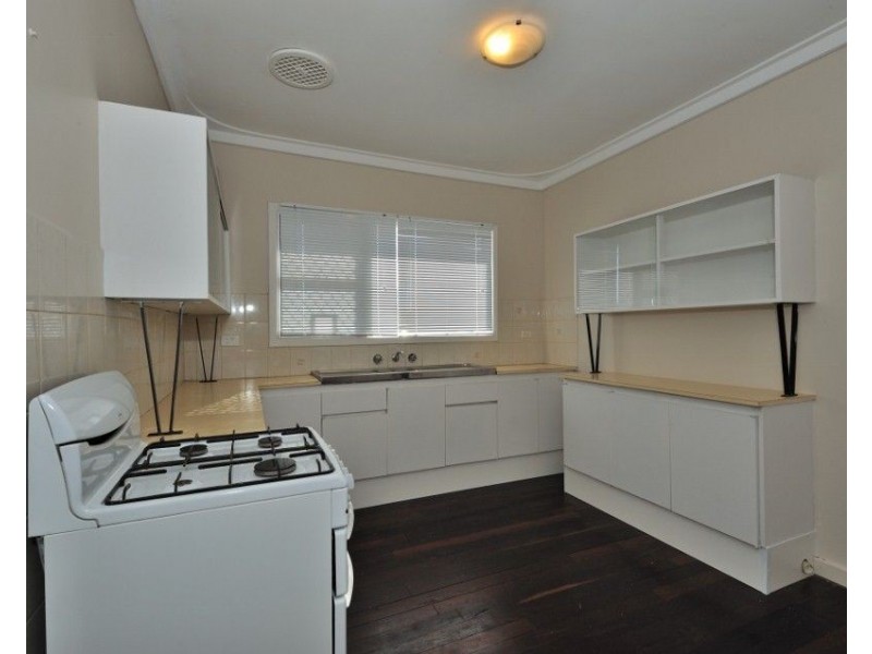 60 Christmas Avenue, Orelia WA 6167