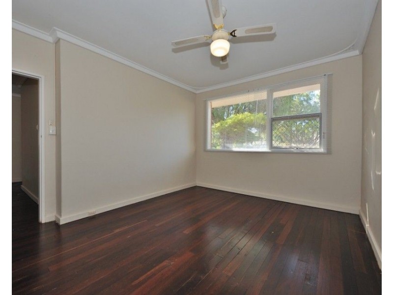 60 Christmas Avenue, Orelia WA 6167