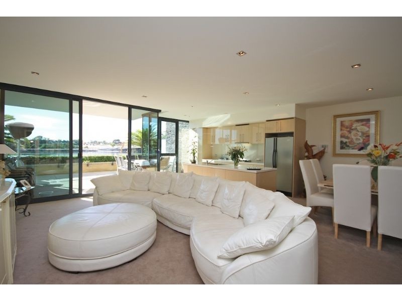 4/70 Canning Beach Road, Applecross WA 6153