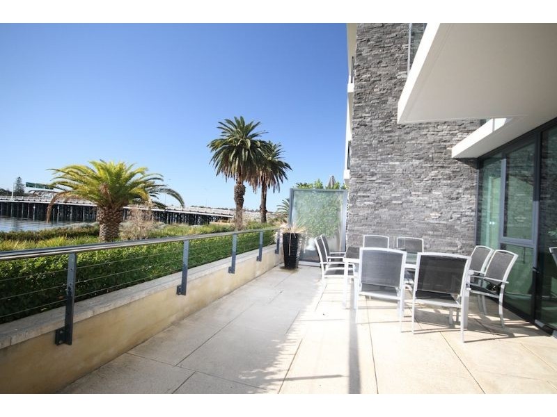 4/70 Canning Beach Road, Applecross WA 6153