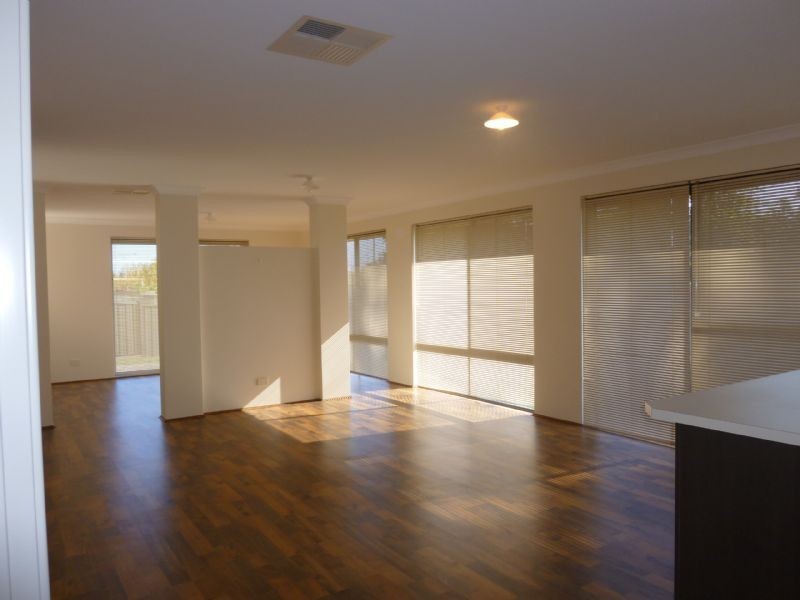 2 Oatlands Vista, Wellard WA 6170