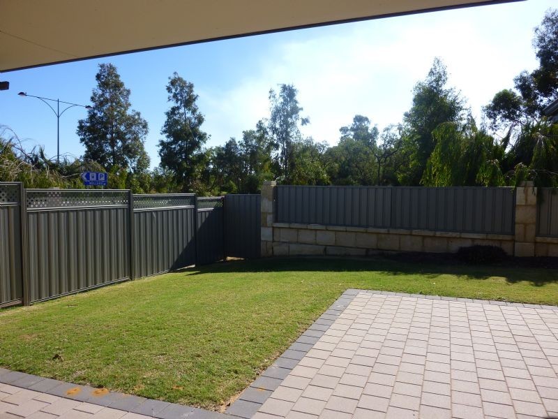 2 Oatlands Vista, Wellard WA 6170