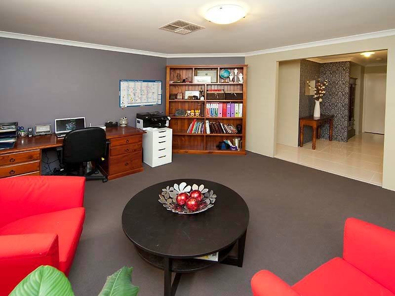 11 Spelthorne Way, Wellard WA 6170