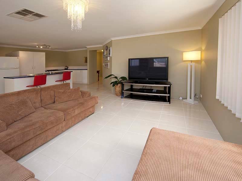 11 Spelthorne Way, Wellard WA 6170
