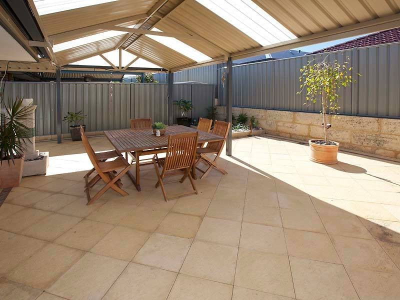 11 Spelthorne Way, Wellard WA 6170