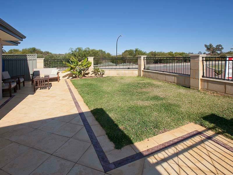 11 Spelthorne Way, Wellard WA 6170
