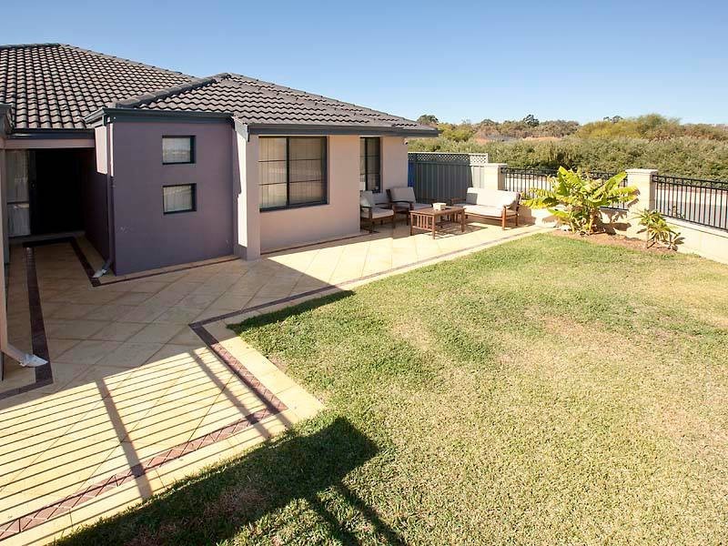 11 Spelthorne Way, Wellard WA 6170