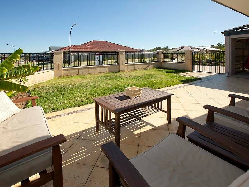 11 Spelthorne Way, Wellard WA 6170