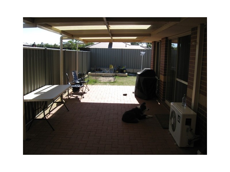 27  Surbiton Approach, Wellard WA 6170