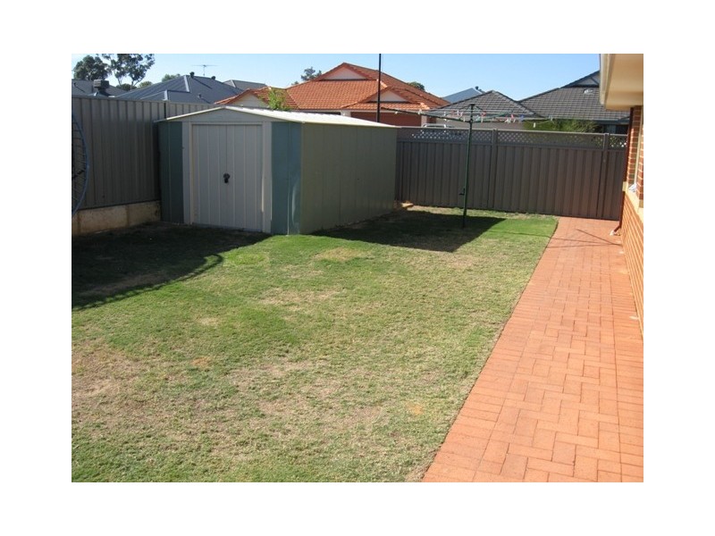 27  Surbiton Approach, Wellard WA 6170