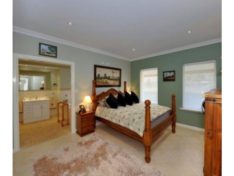 14 Coffs Bend, Secret Harbour WA 6173