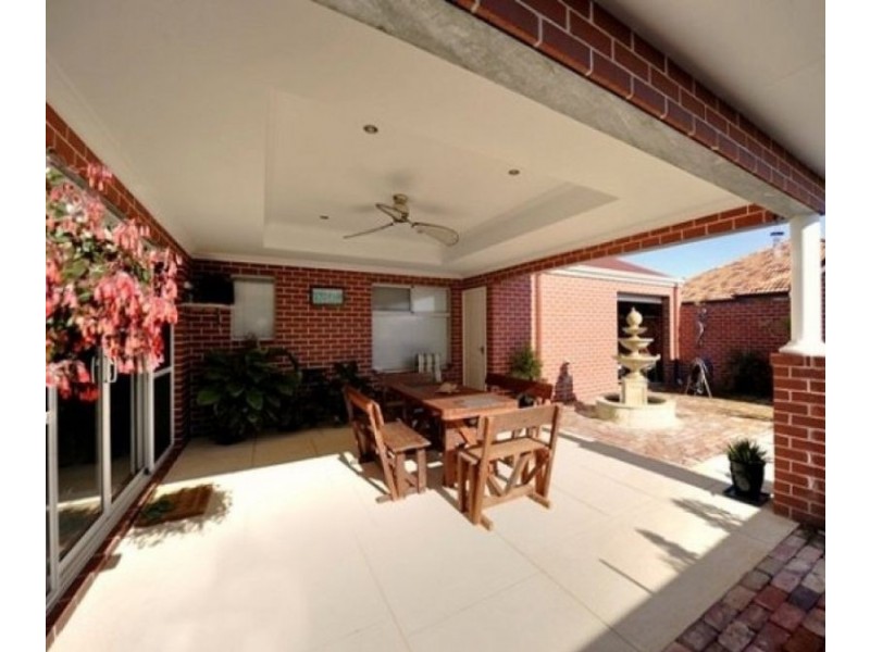 14 Coffs Bend, Secret Harbour WA 6173