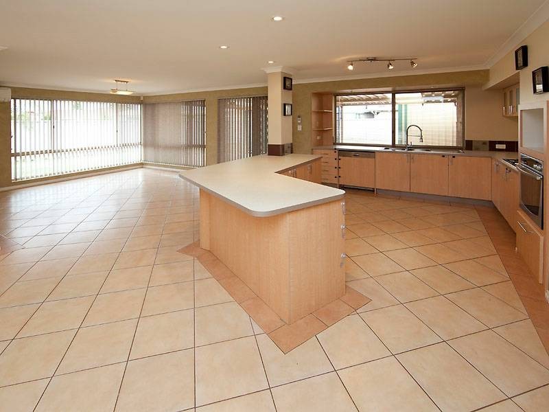 7 Ryde Close, Warnbro WA 6169