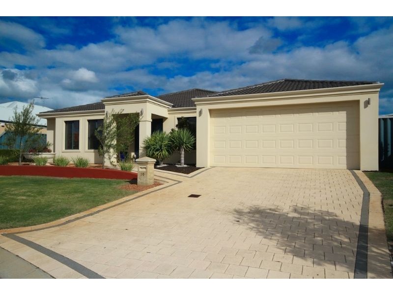 10 Bellinger Place, Success WA 6164