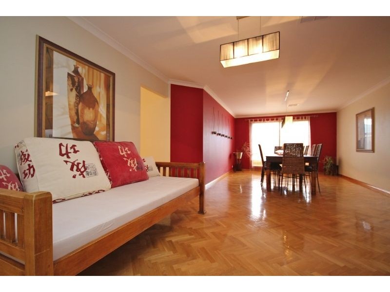 10 Bellinger Place, Success WA 6164